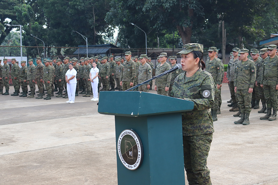 11ID dons rank to newly-commissioned Reserve Officer