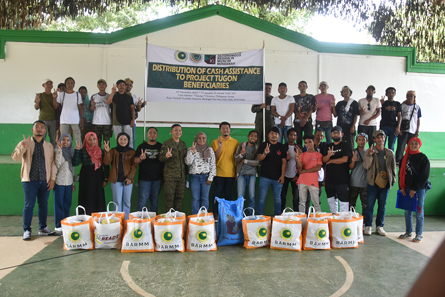 Military – BARMM distribute cash assistance to 22 FVEs in Sulu 
