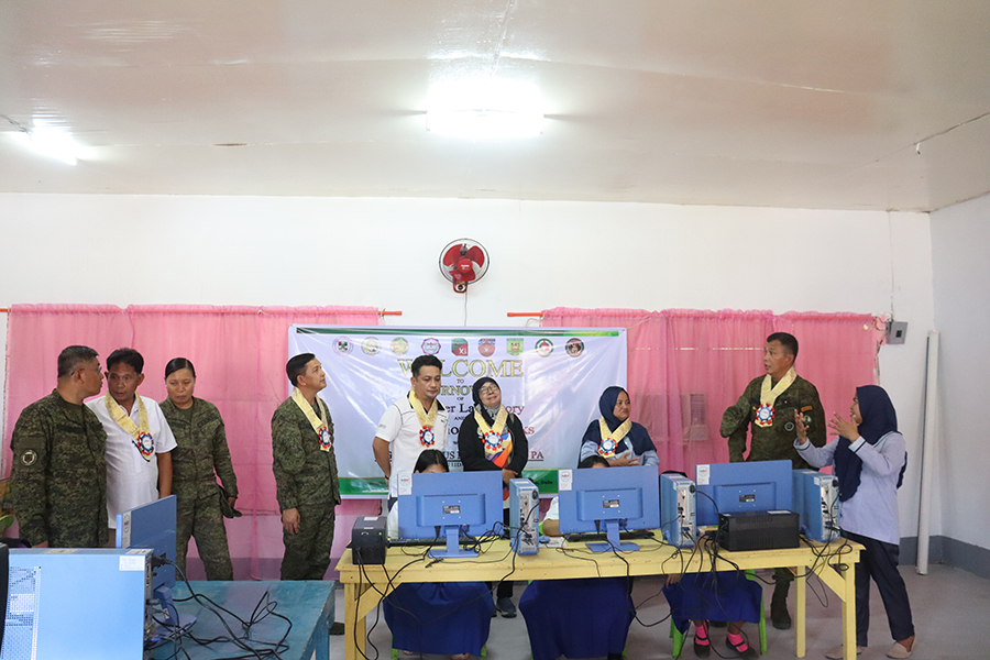 Military, LGU turn-over of computer laboratory and distribution of books to Panglima Mammah Elementary School