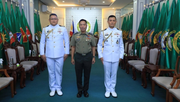 Outgoing, Incoming Thai Naval Attachés visit HPA