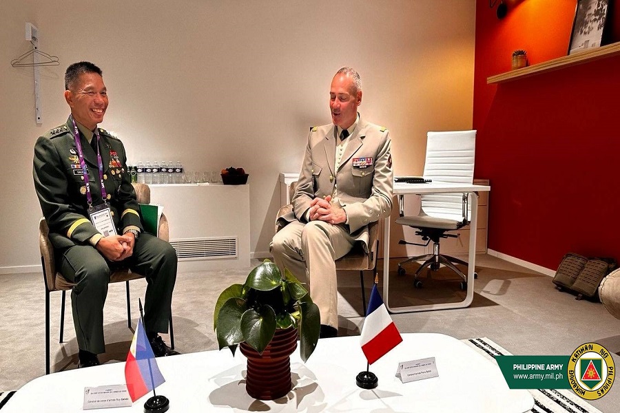 Army Chief meets French, German Army leaders
